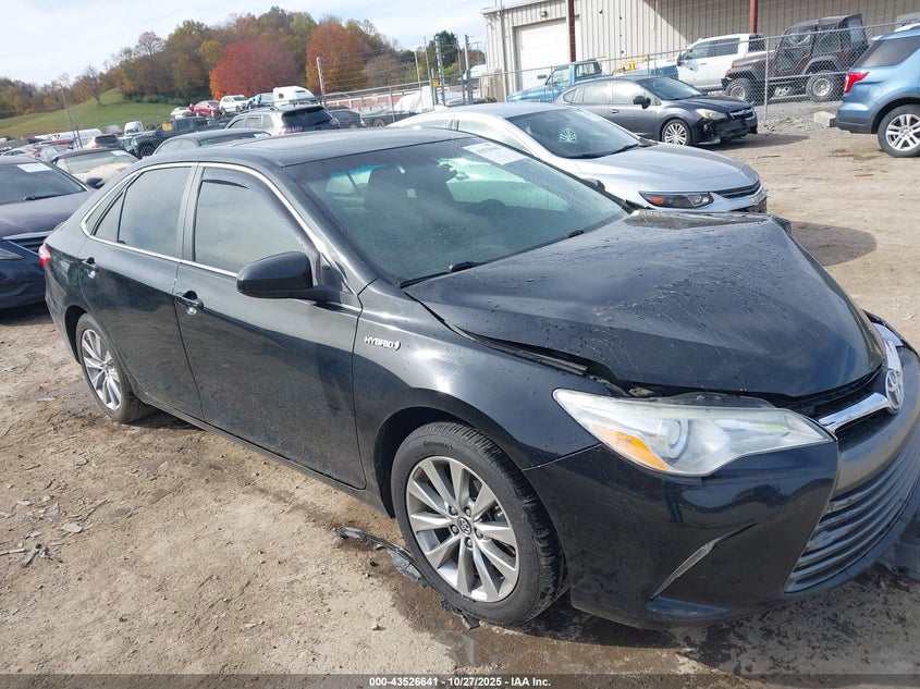 TOYOTA CAMRY HYBRID XLE