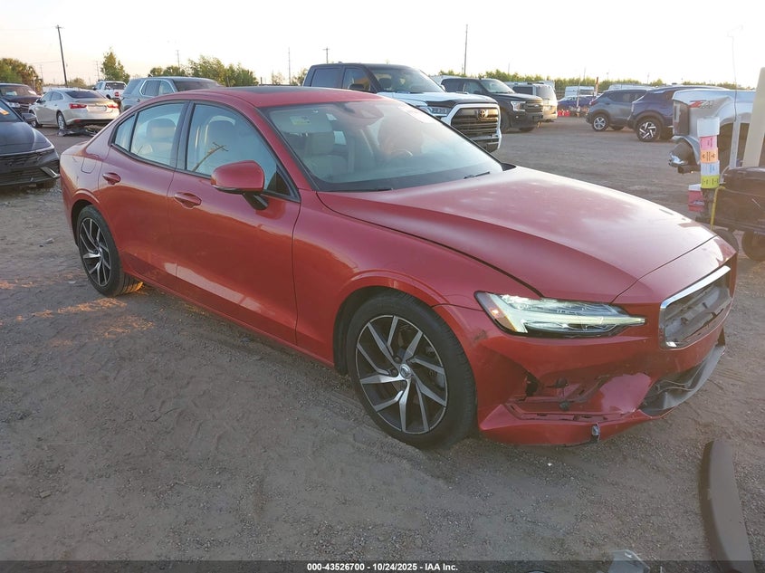 2020 Volvo S60 T5 Momentum