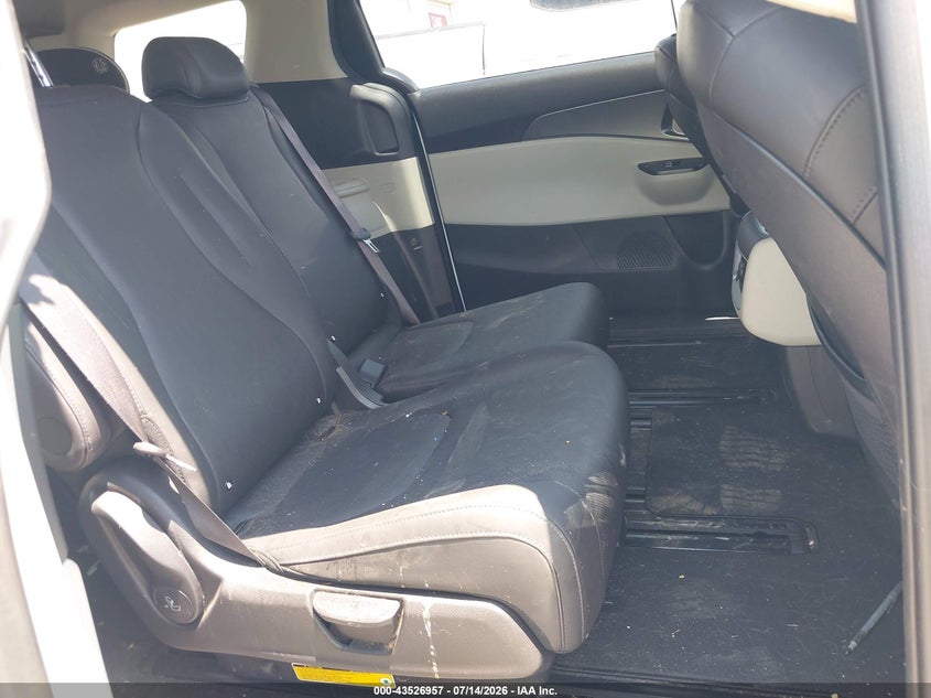 2022 KIA CARNIVAL MPV auction photo 8