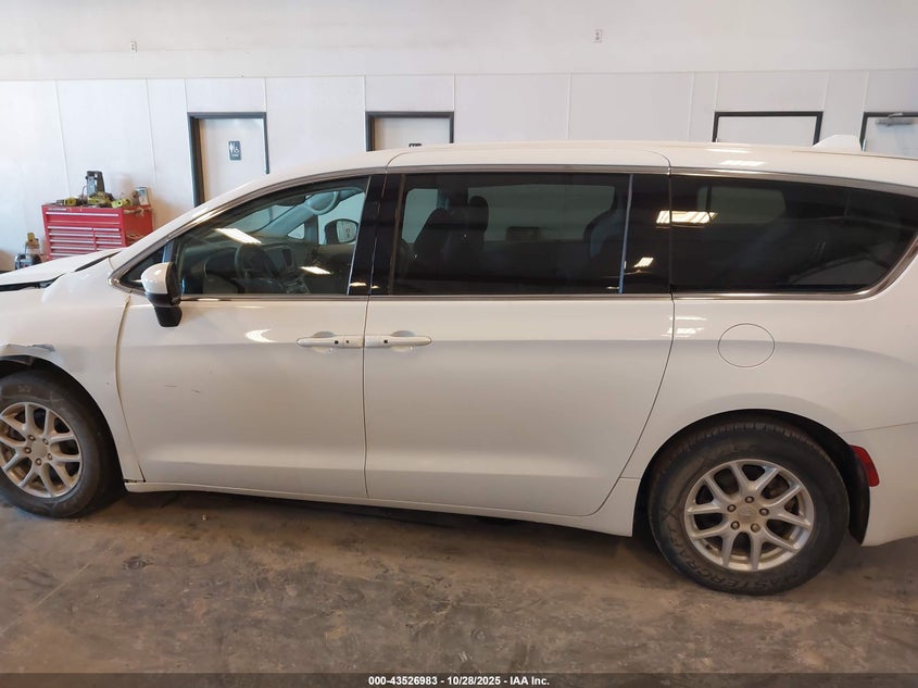 2017 Chrysler Pacifica Touring VIN: 2C4RC1DG0HR508093 Lot: 43526983