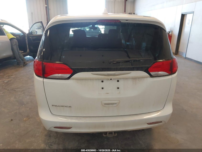 2017 Chrysler Pacifica Touring VIN: 2C4RC1DG0HR508093 Lot: 43526983