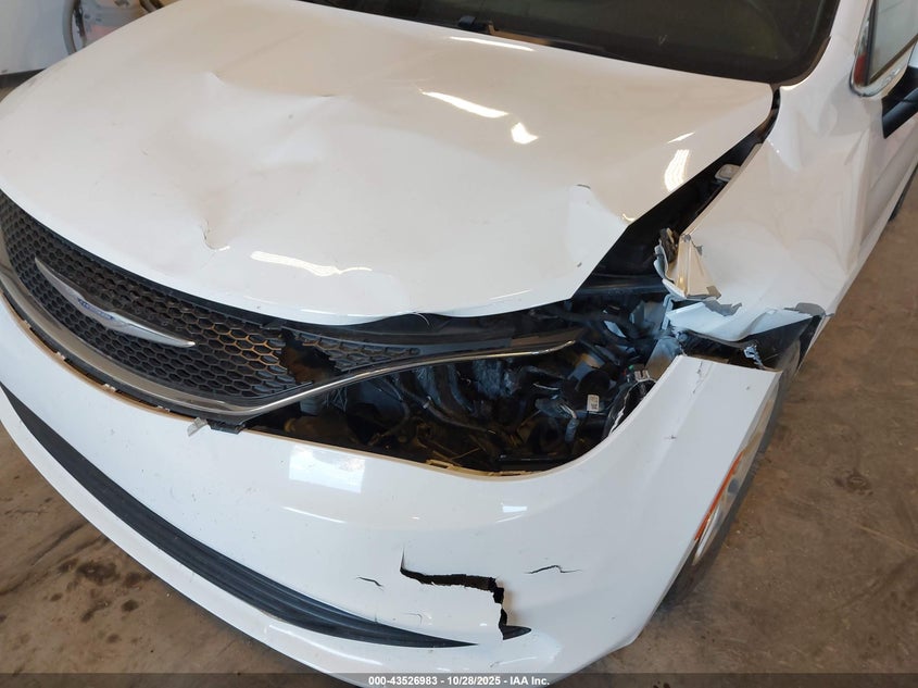 2017 Chrysler Pacifica Touring VIN: 2C4RC1DG0HR508093 Lot: 43526983