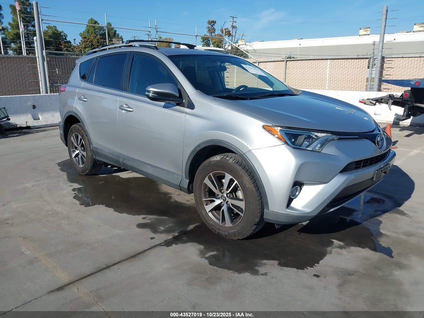 2016 TOYOTA RAV4 XLE - 2T3RFREV6GW524421