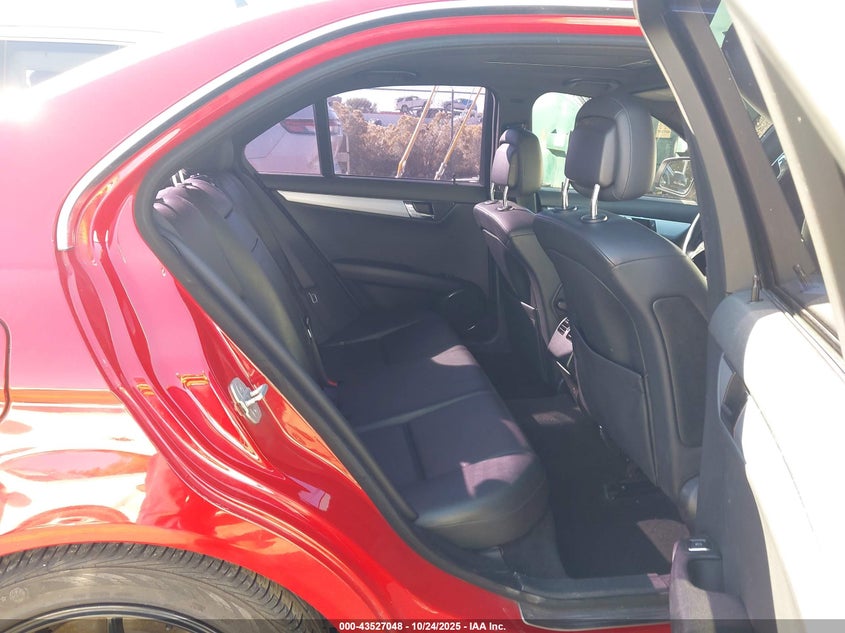 2008 Mercedes-Benz C 300 Luxury 4Matic/Sport 4Matic VIN: WDDGF81X18F151113 Lot: 43527048