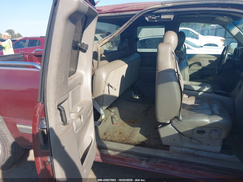 1GCEC19T0YZ115267 2000 CHEVROLET SILVERADO photo no. 8