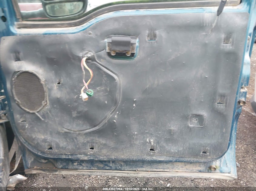 2001 Ford F-250 Lariat/Xl/Xlt VIN: 1FTNX21FX1EB40061 Lot: 43527084