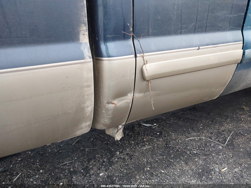 2001 Ford F-250 Lariat/Xl/Xlt VIN: 1FTNX21FX1EB40061 Lot: 43527084