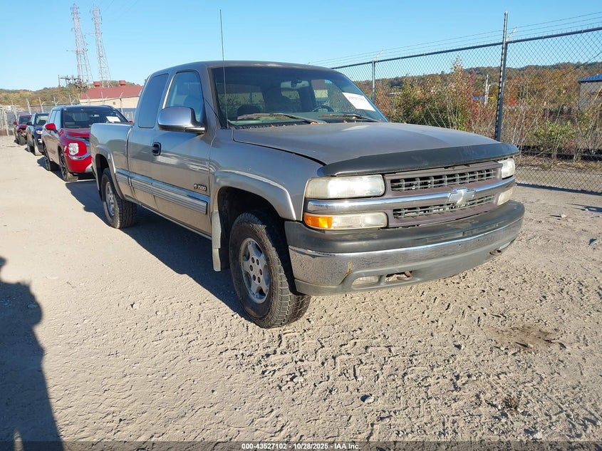 1GCEK19T5YE359393 2000 Chevrolet Silverado 1500 Ls auction photo 1