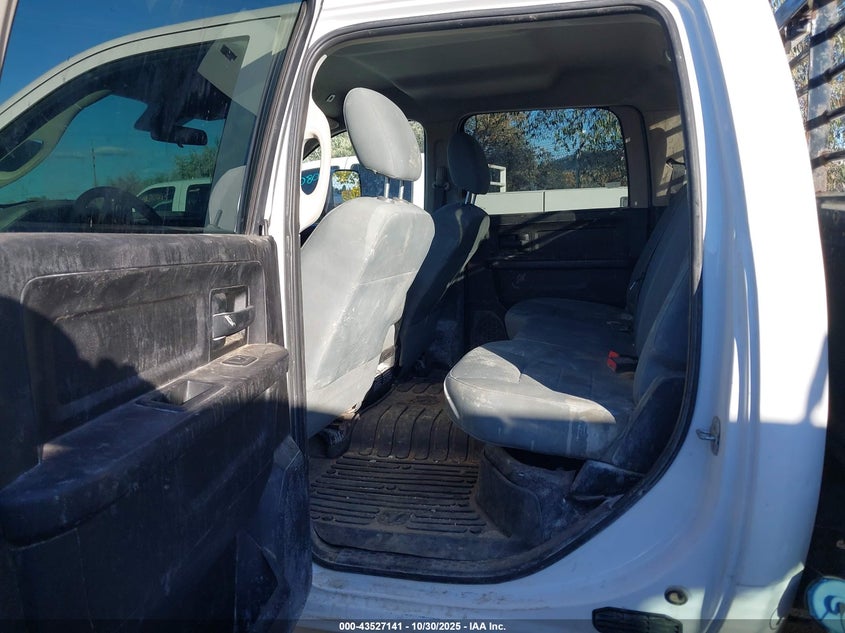 2018 Ram 5500 Chassis Tradesman/Slt/Laramie VIN: 3C7WRNFL4JG412310 Lot: 43527141