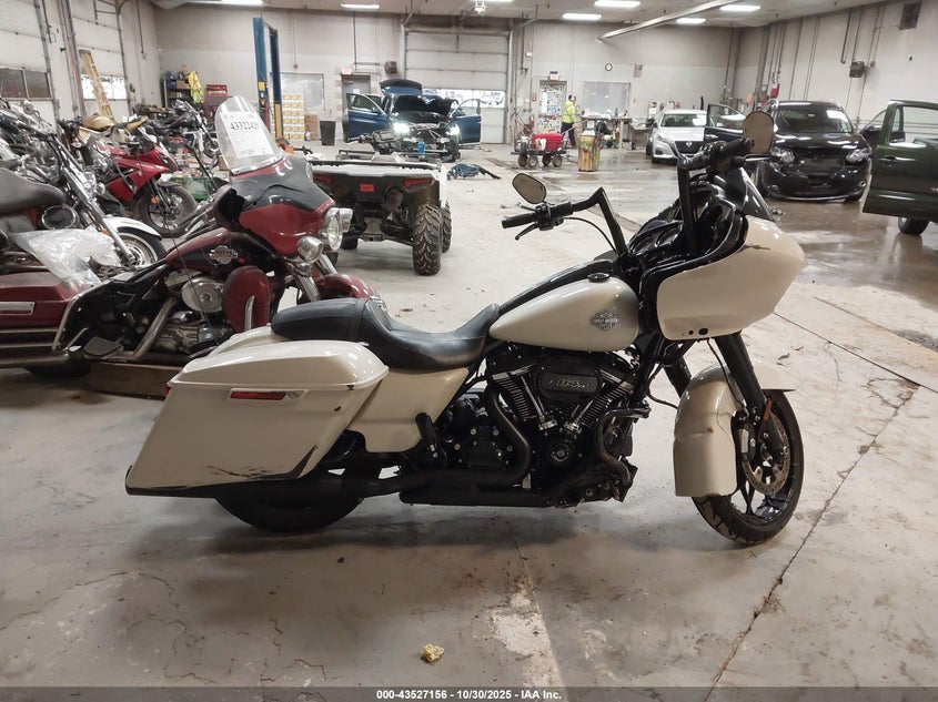 2022 Harley-Davidson Fltrxs VIN: 1HD1KTP11NB604505 Lot: 43527156