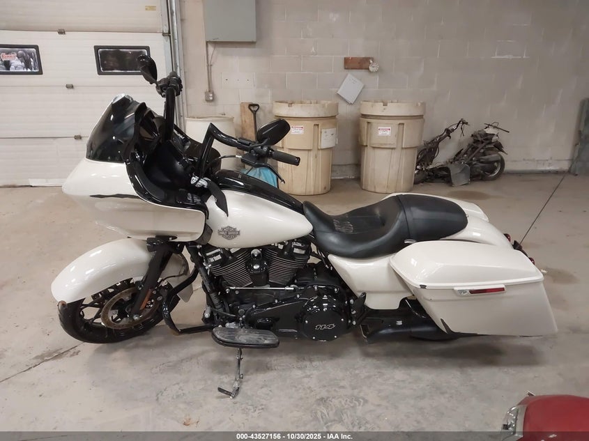 2022 Harley-Davidson Fltrxs VIN: 1HD1KTP11NB604505 Lot: 43527156