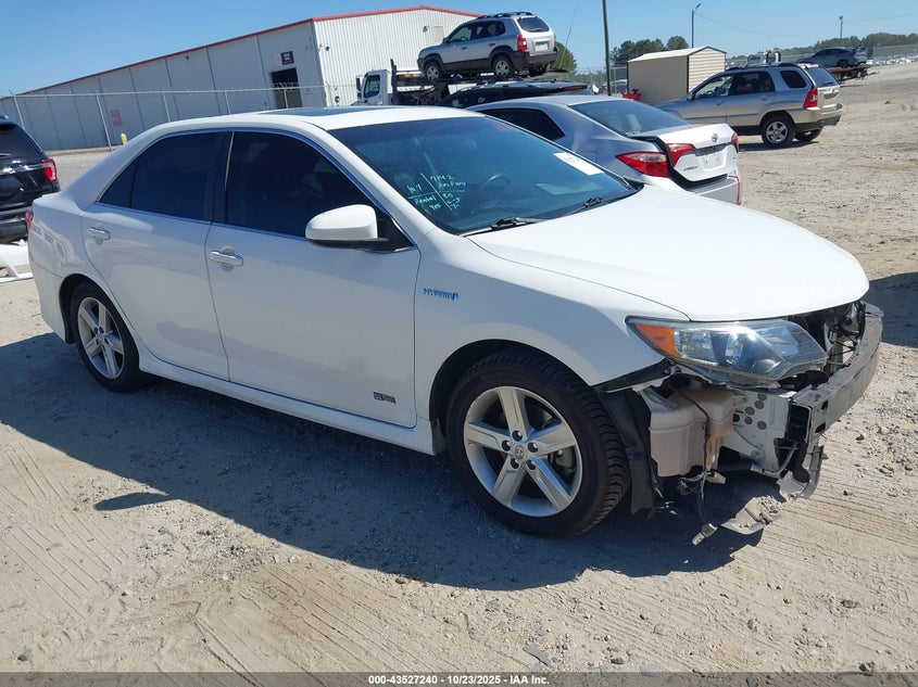 TOYOTA CAMRY HYBRID SE LIMITED EDITION