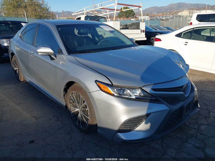 TOYOTA CAMRY SE