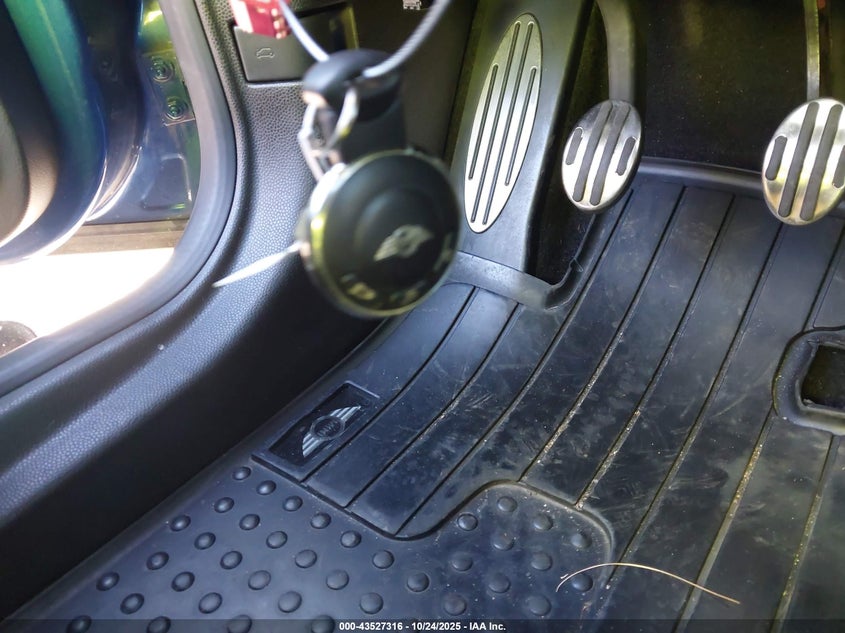 2007 Mini Cooper S VIN: WMWMF73567TL87918 Lot: 43527316