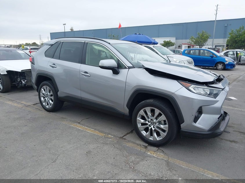 TOYOTA RAV4 XLE PREMIUM