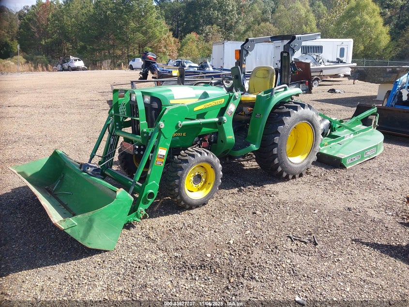 LV3032EHHH114800 2017   photo no. 2