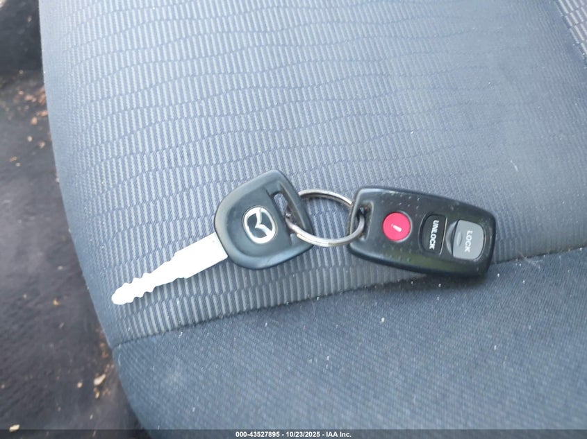 2007 Mazda Mazda3 I VIN: JM1BK12F571748693 Lot: 43527895