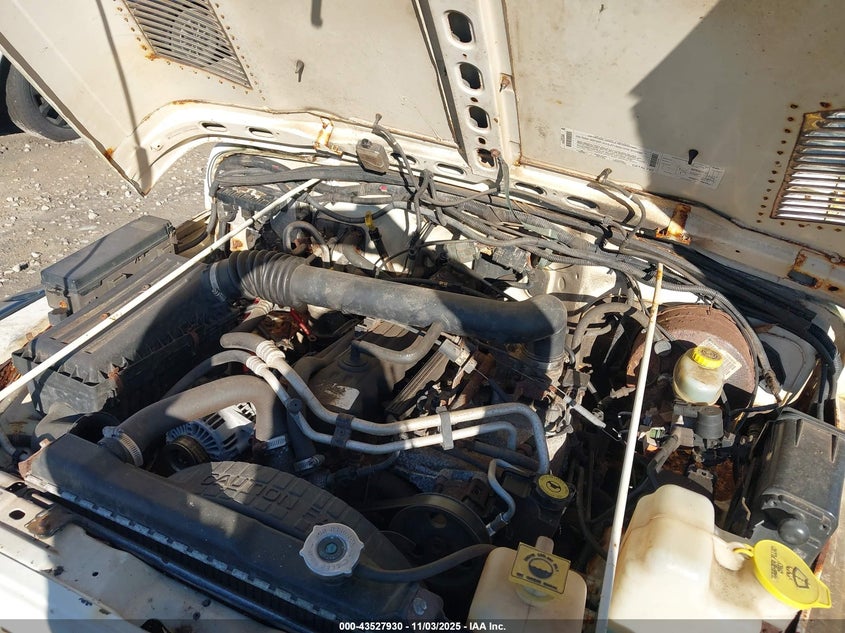 2000 Jeep Wrangler Sport VIN: 1J4FA49S4YP700362 Lot: 43527930