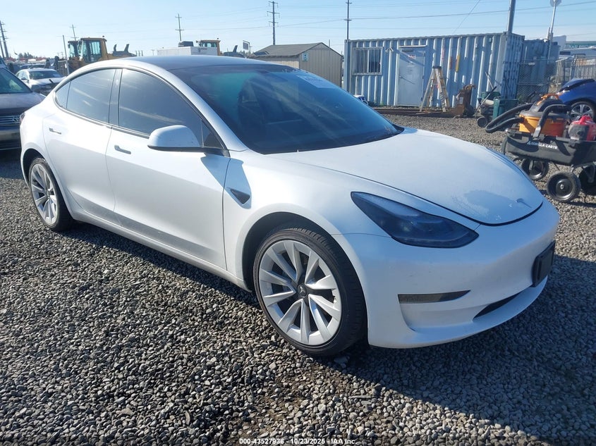 TESLA MODEL 3 REAR-WHEEL DRIVE