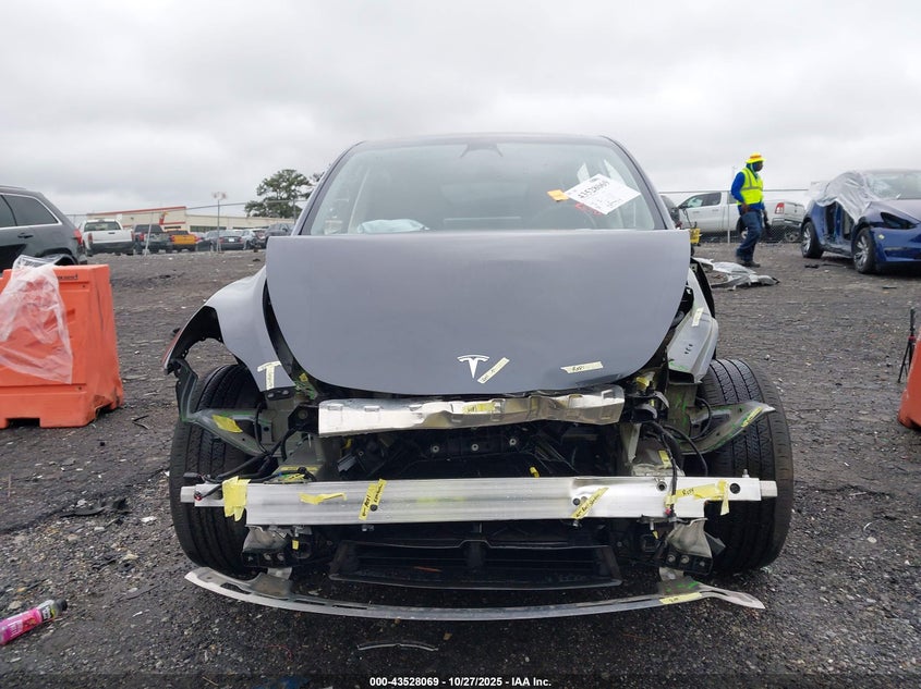 2023 Tesla Model Y Awd/Long Range Dual Motor All-Wheel Drive VIN: 7SAYGAEE6PF600769 Lot: 43528069