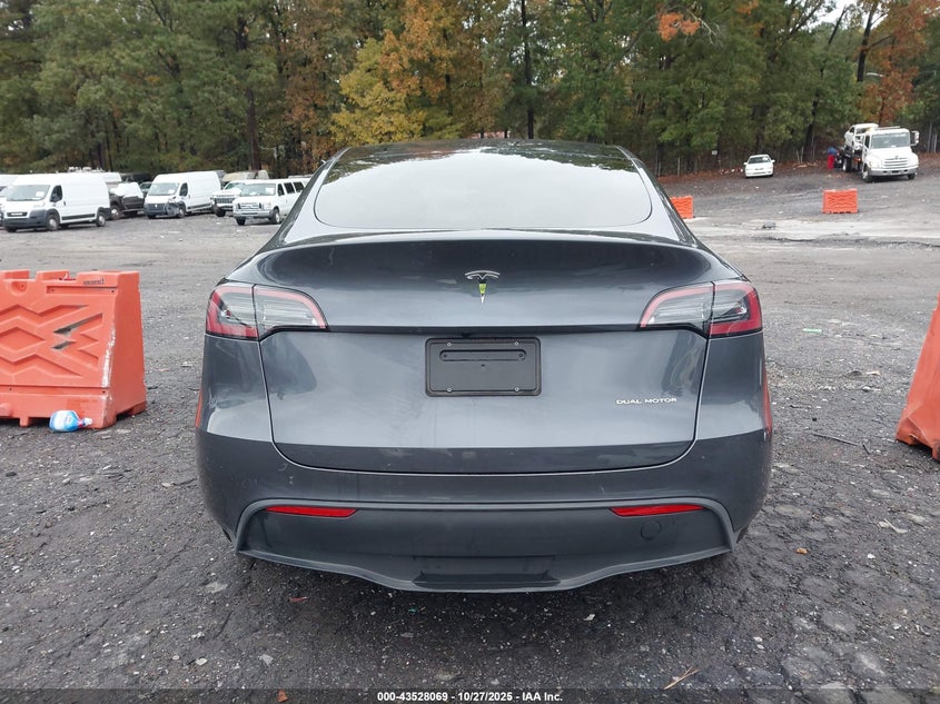 2023 Tesla Model Y Awd/Long Range Dual Motor All-Wheel Drive VIN: 7SAYGAEE6PF600769 Lot: 43528069