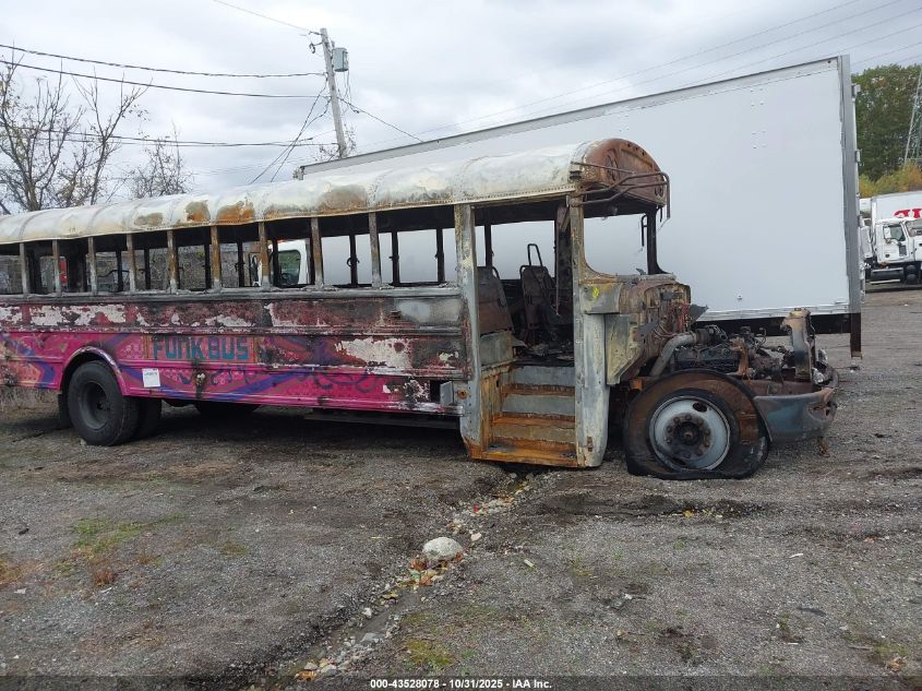 2005 Ic Corporation 3000 VIN: 4DRBUAFP75B982950 Lot: 43528078