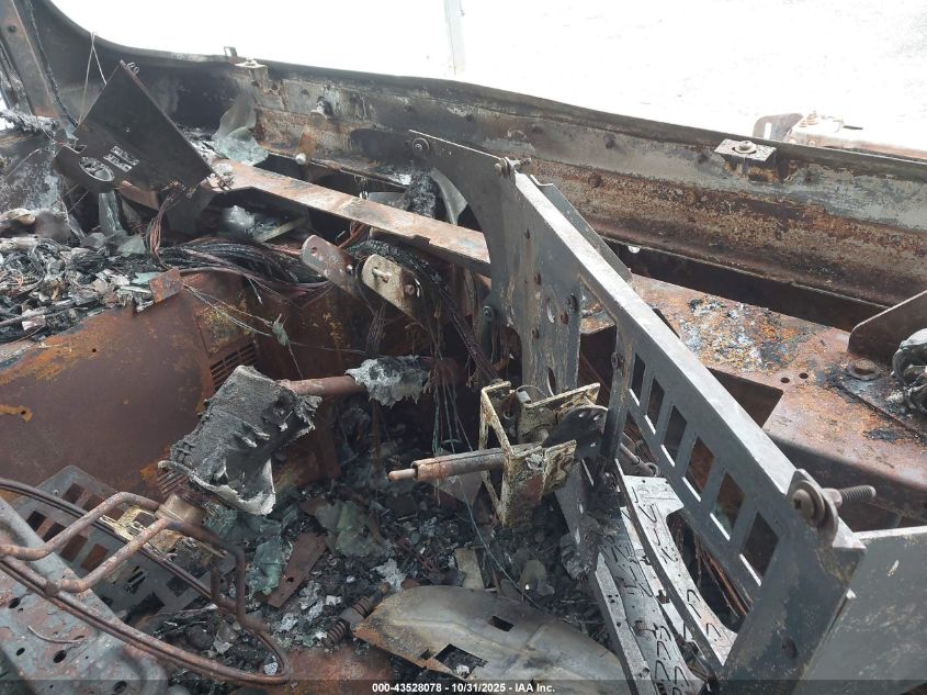 2005 Ic Corporation 3000 VIN: 4DRBUAFP75B982950 Lot: 43528078