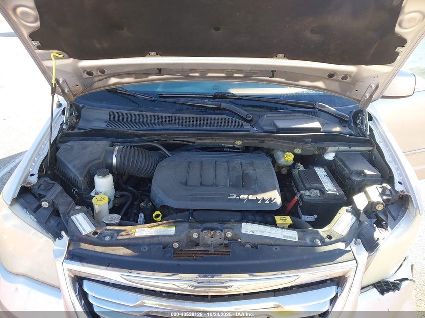 2011 Chrysler Town & Country Touring VIN: 2A4RR5DGXBR650541 Lot: 43528128