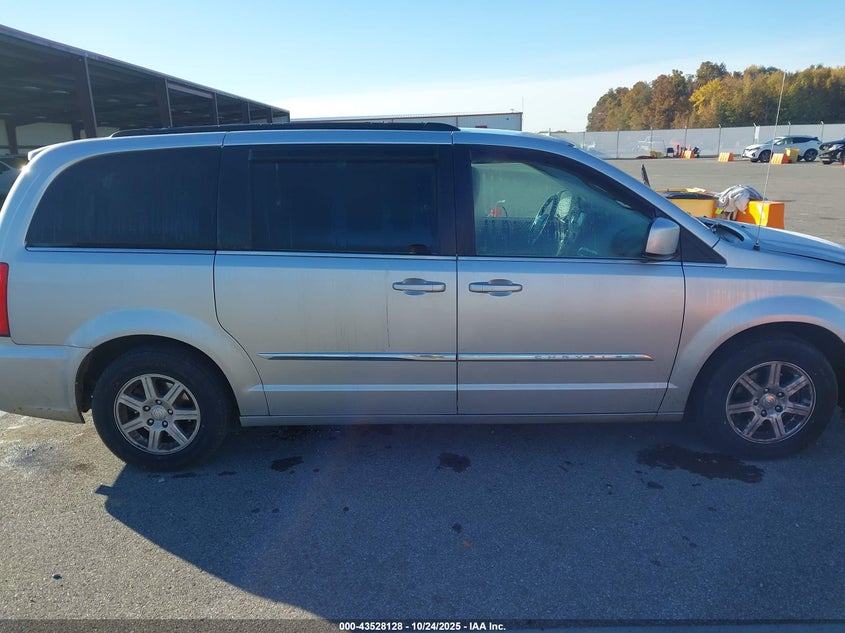 2011 Chrysler Town & Country Touring VIN: 2A4RR5DGXBR650541 Lot: 43528128
