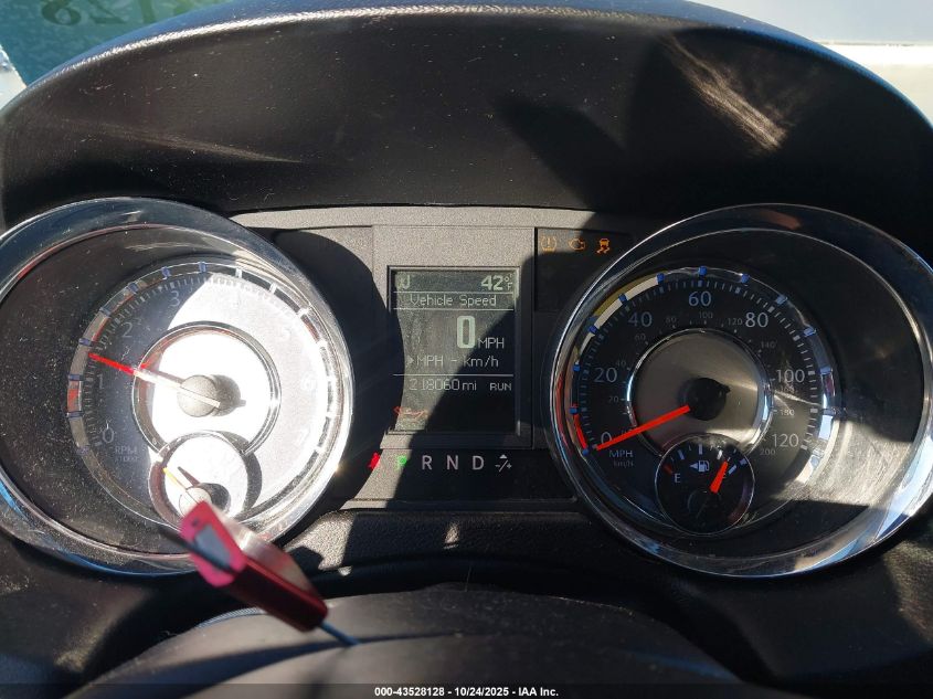 2011 Chrysler Town & Country Touring VIN: 2A4RR5DGXBR650541 Lot: 43528128