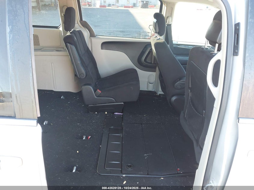 2011 Chrysler Town & Country Touring VIN: 2A4RR5DGXBR650541 Lot: 43528128