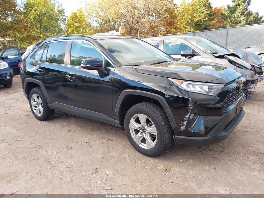 TOYOTA RAV4 XLE