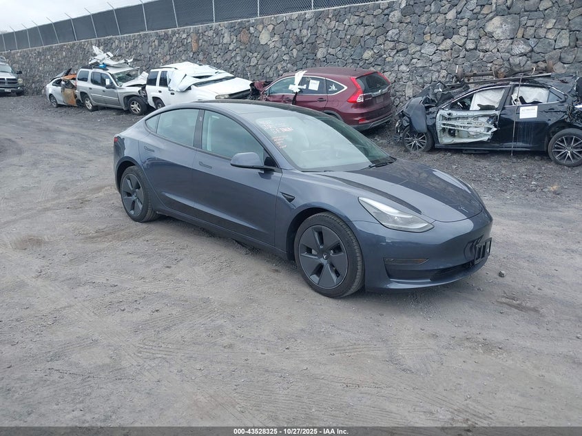 TESLA MODEL 3 REAR-WHEEL DRIVE