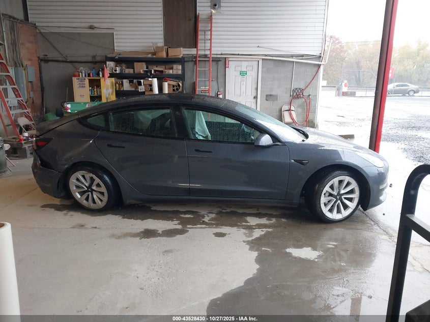 2022 Tesla Model 3 Long Range Dual Motor All-Wheel Drive VIN: 5YJ3E1EB3NF192506 Lot: 43528430