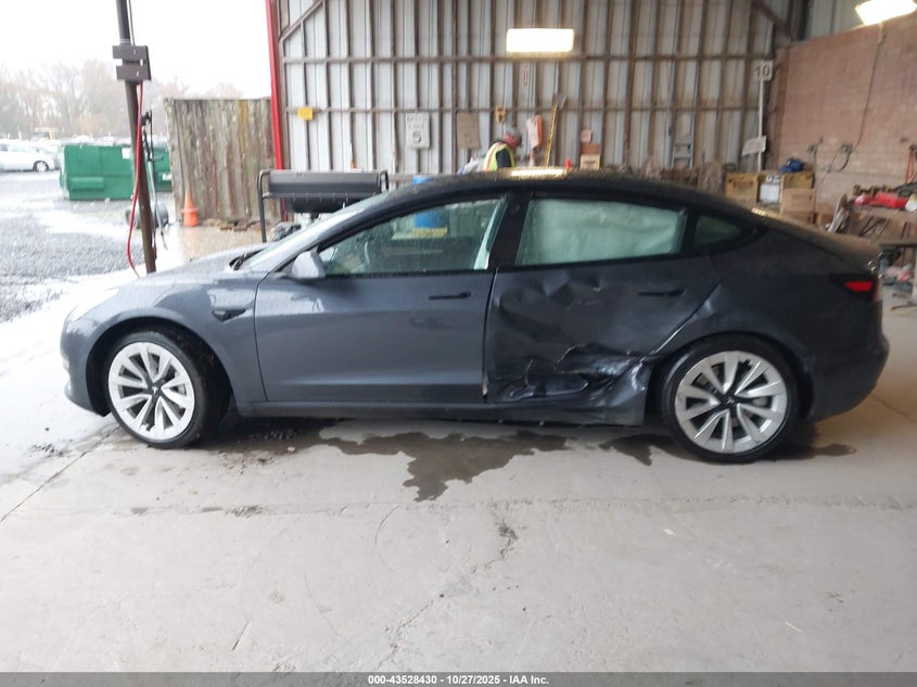 2022 Tesla Model 3 Long Range Dual Motor All-Wheel Drive VIN: 5YJ3E1EB3NF192506 Lot: 43528430