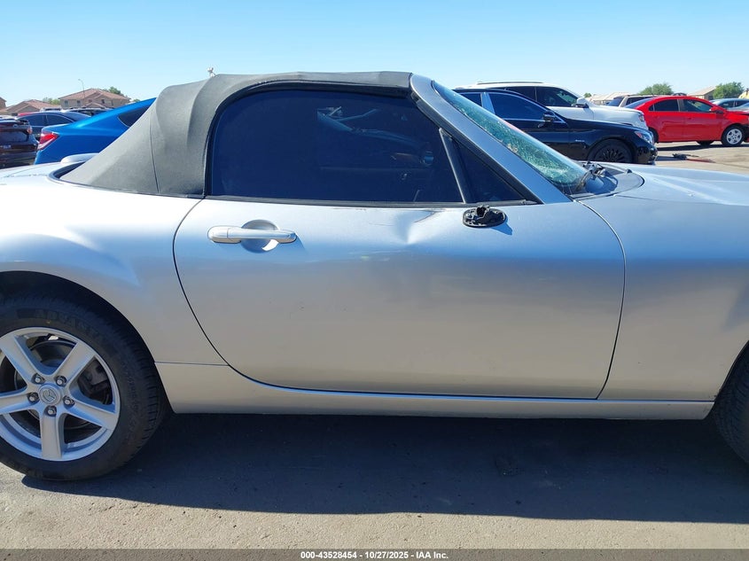 2006 Mazda Mx-5 Touring VIN: JM1NC25F060112747 Lot: 43528454