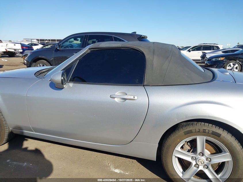2006 Mazda Mx-5 Touring VIN: JM1NC25F060112747 Lot: 43528454