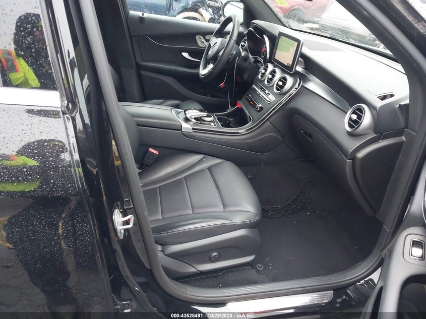 2017 Mercedes-Benz Glc 300 VIN: WDC0G4JB5HV013449 Lot: 43528491