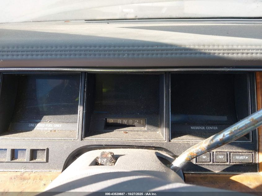 1993 Lincoln Town Car Executive VIN: 1LNLM81W4PY777114 Lot: 43528687