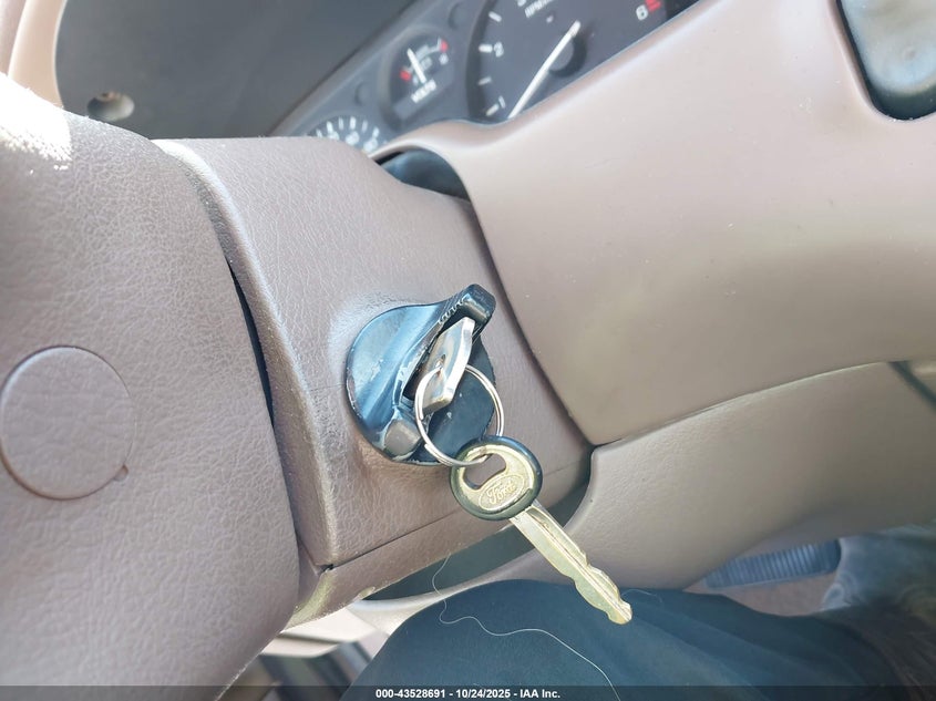 1995 Mercury Cougar Xr7 VIN: 1MELM62W2SH608997 Lot: 43528691