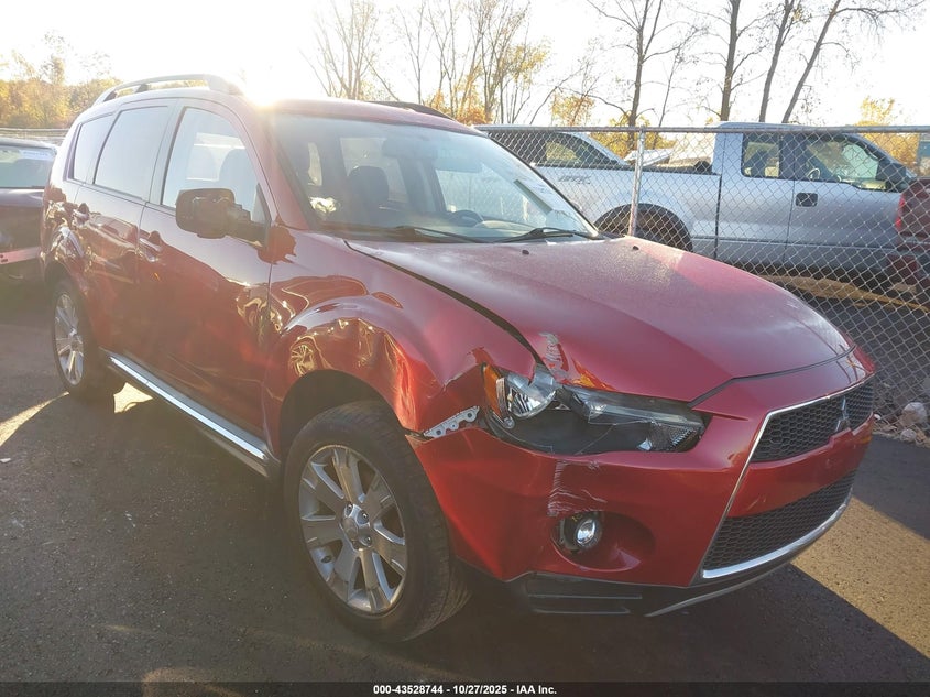 MITSUBISHI OUTLANDER SE