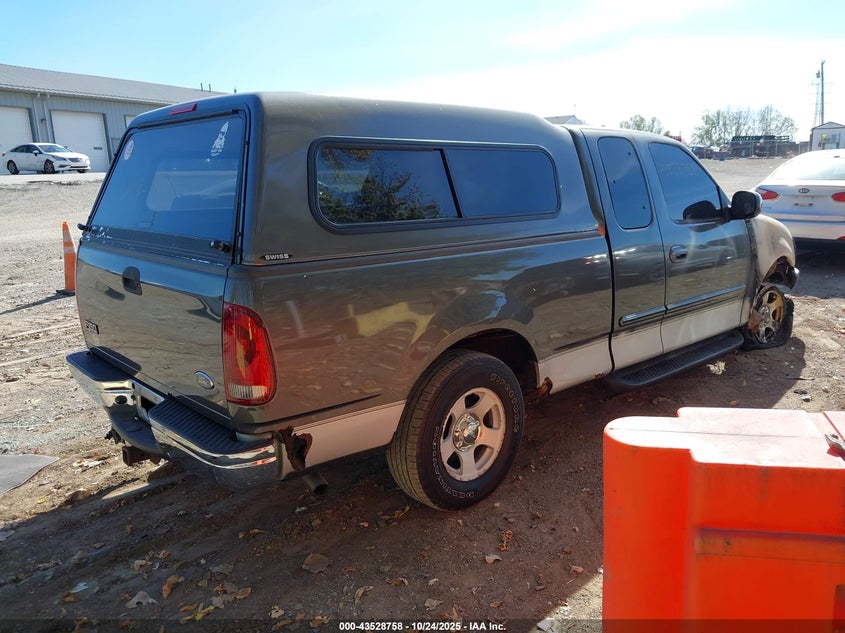 1FTRX17W22NB84978 2002 FORD F-150 photo no. 4