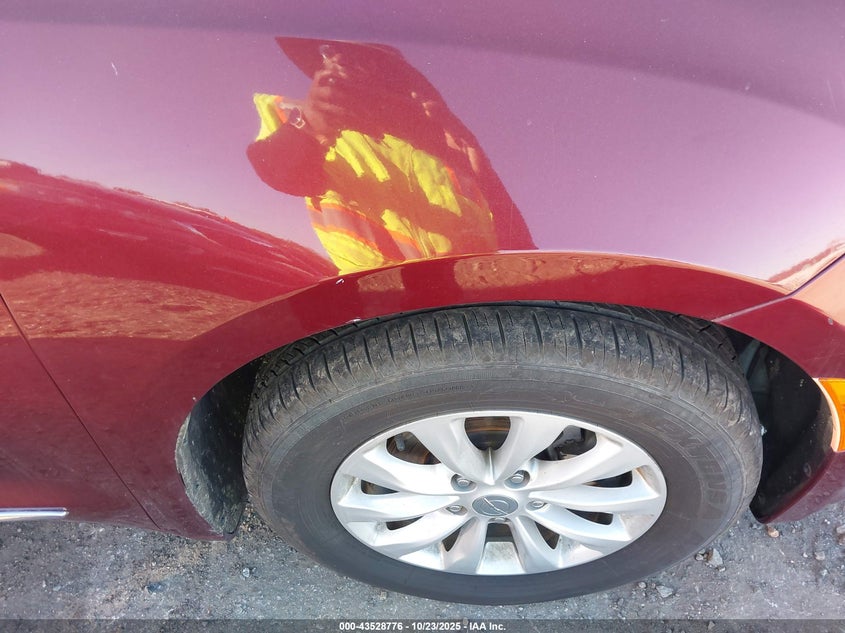 2018 Chrysler Pacifica Touring L VIN: 2C4RC1BG9JR120742 Lot: 43528776