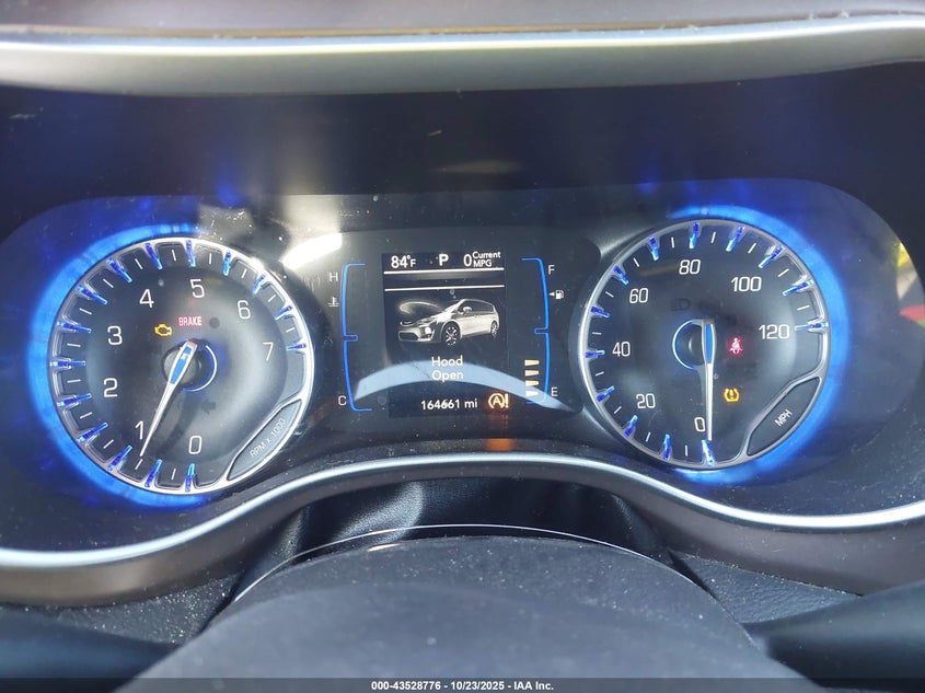 2018 Chrysler Pacifica Touring L VIN: 2C4RC1BG9JR120742 Lot: 43528776