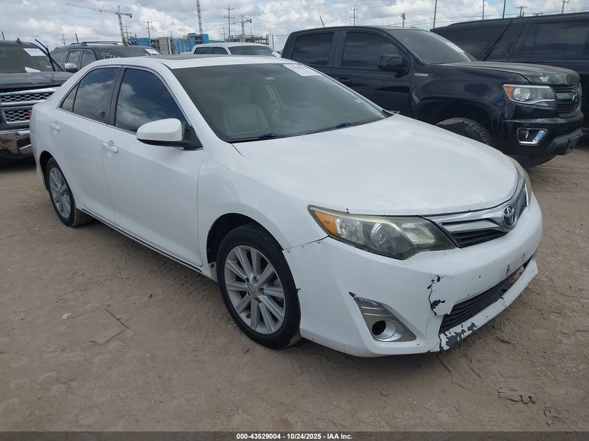 TOYOTA CAMRY XLE