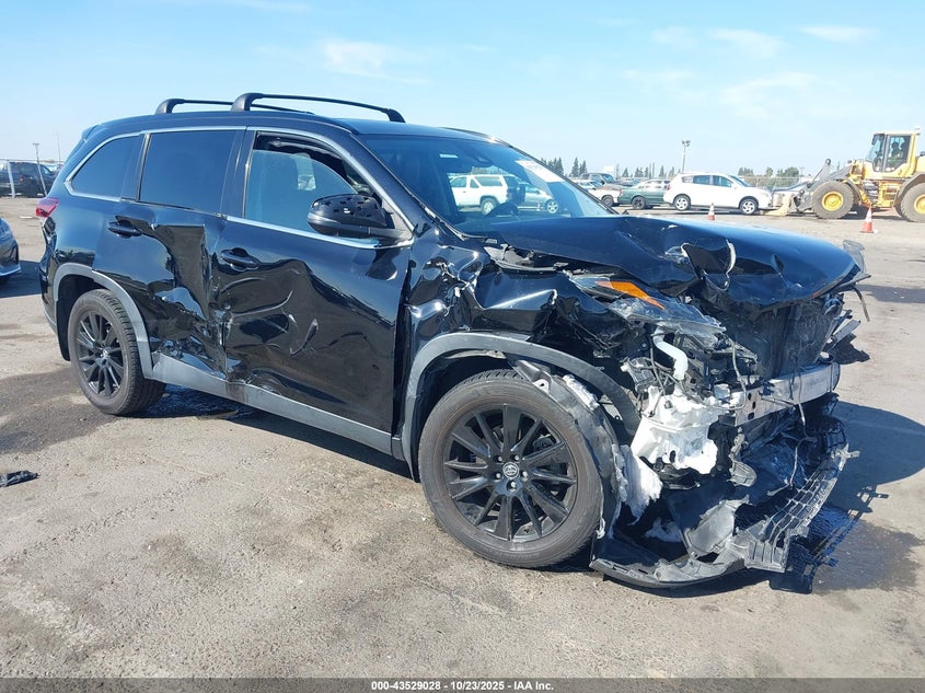 TOYOTA HIGHLANDER SE