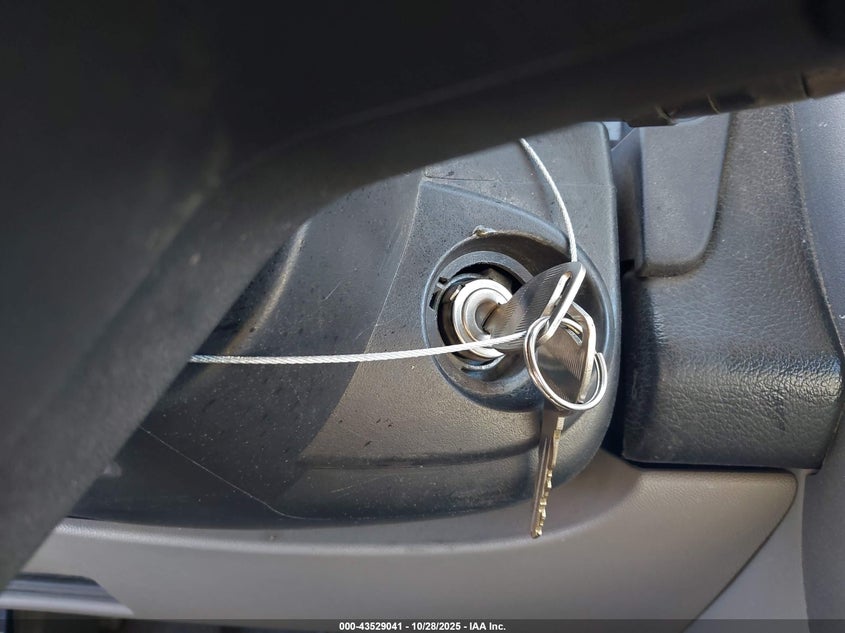 2005 Saturn Vue V6 VIN: 5GZCZ53435S849225 Lot: 43529041