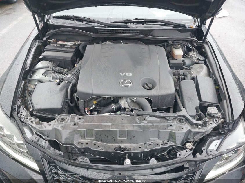 JTHCF5C2XB5046722 2011 LEXUS IS photo no. 10