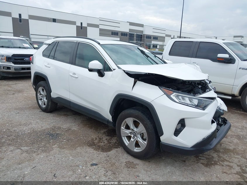TOYOTA RAV4 XLE