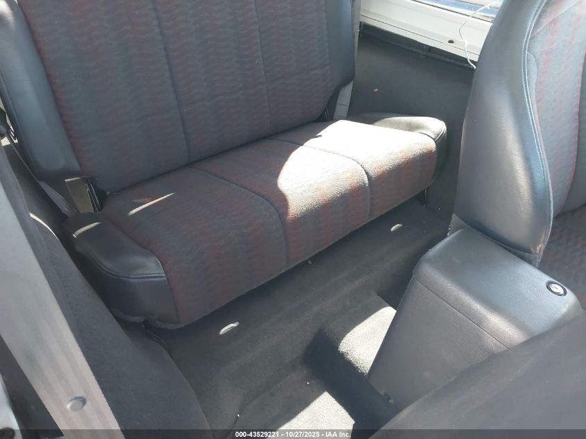 2000 Jeep Wrangler Sport VIN: 1J4FA49S6YP748610 Lot: 43529221